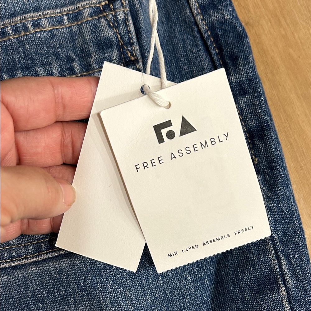 NWT - FREE ASSEMBLY Wide Leg  Jeans - Picture 3 of 15